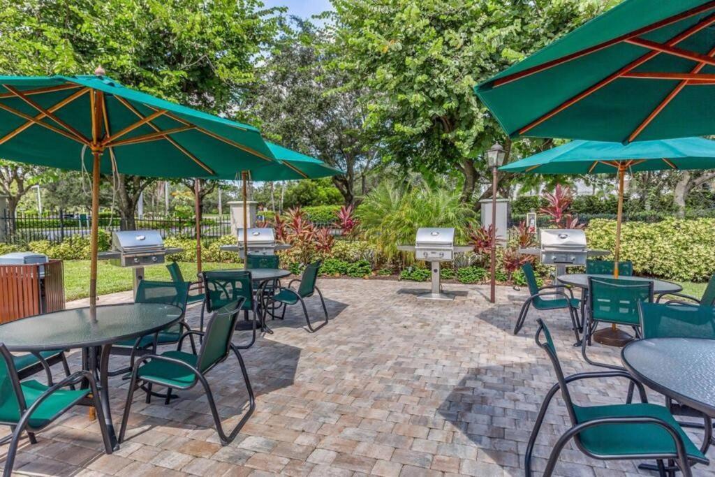 Greenlinks Golf View Villa Flamingo At Lely Resort Napoli Bagian luar foto